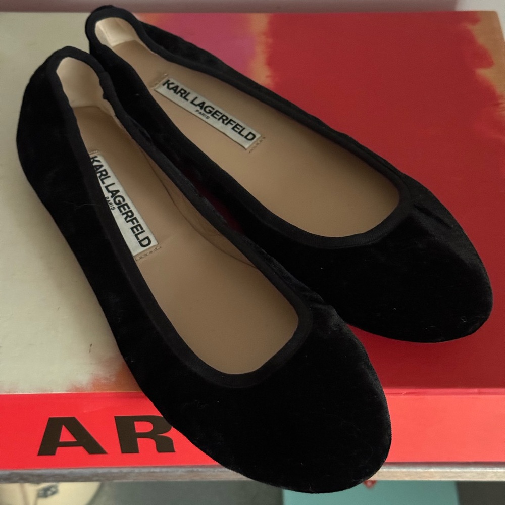 Black velvet ballet flats
